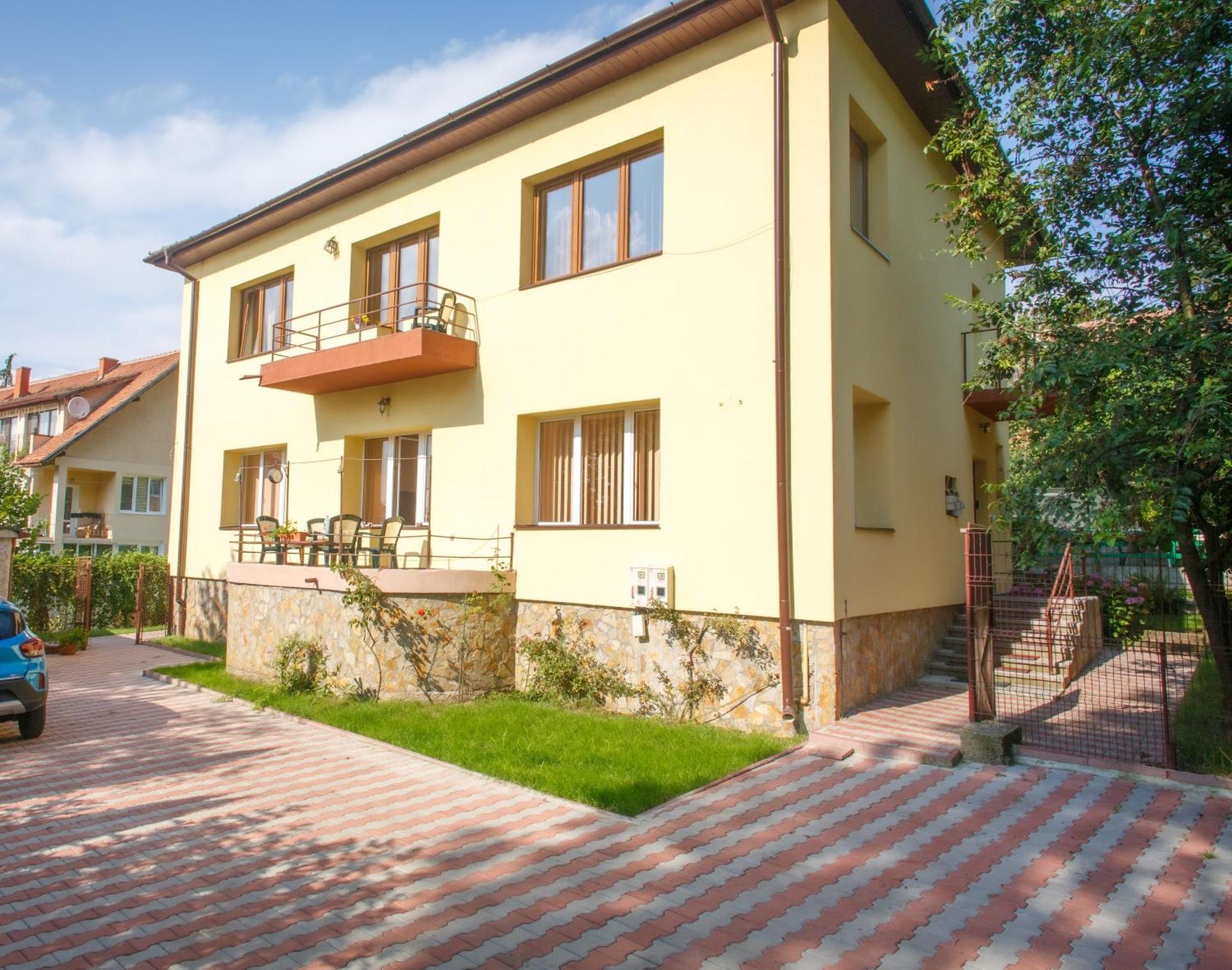 Barok Appart Braşov Esterno foto